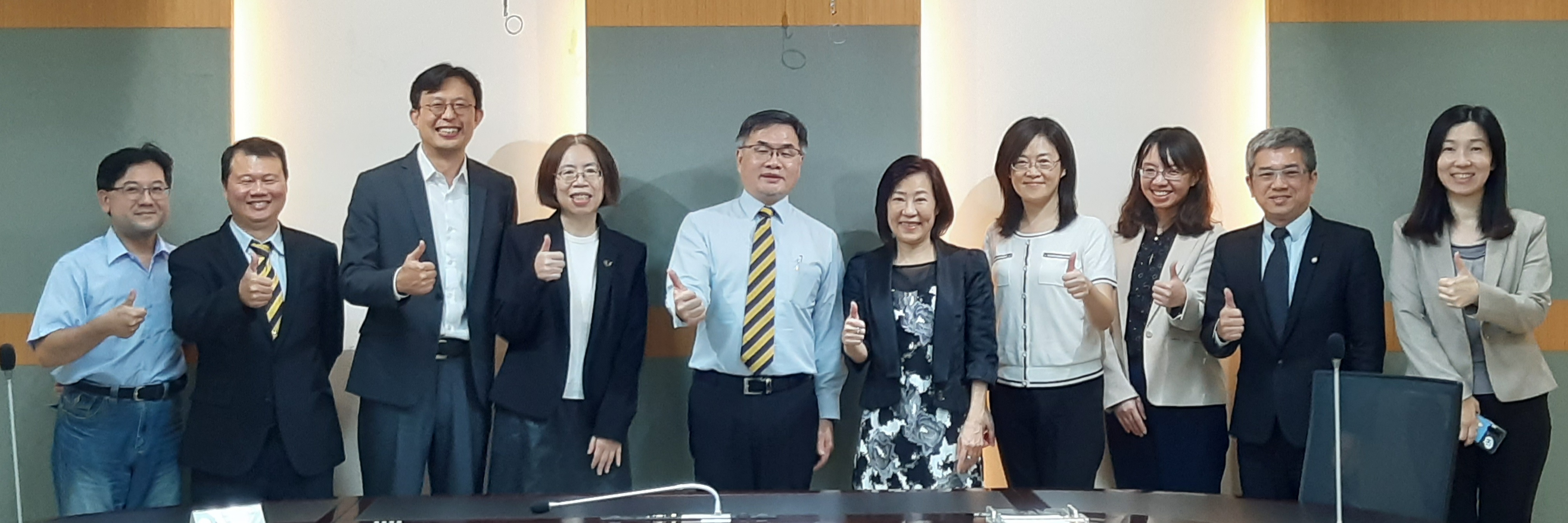 112年8月21日江局長拜會本署邱署長