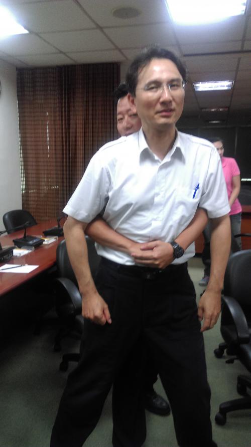 演練異物哽塞哈姆立克法